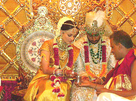 Aishwarya Rai Wedding Saree Photos