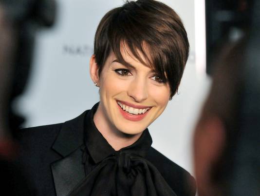 Anne Hathaway Commando Images