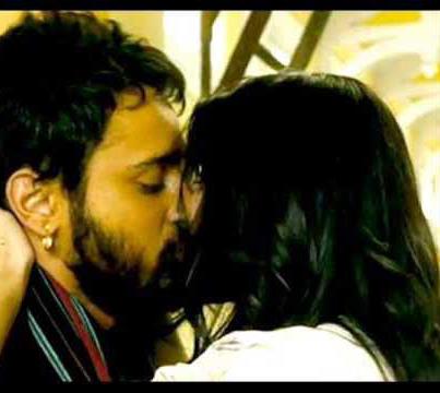Anushka Sharma Hot Kiss Scene