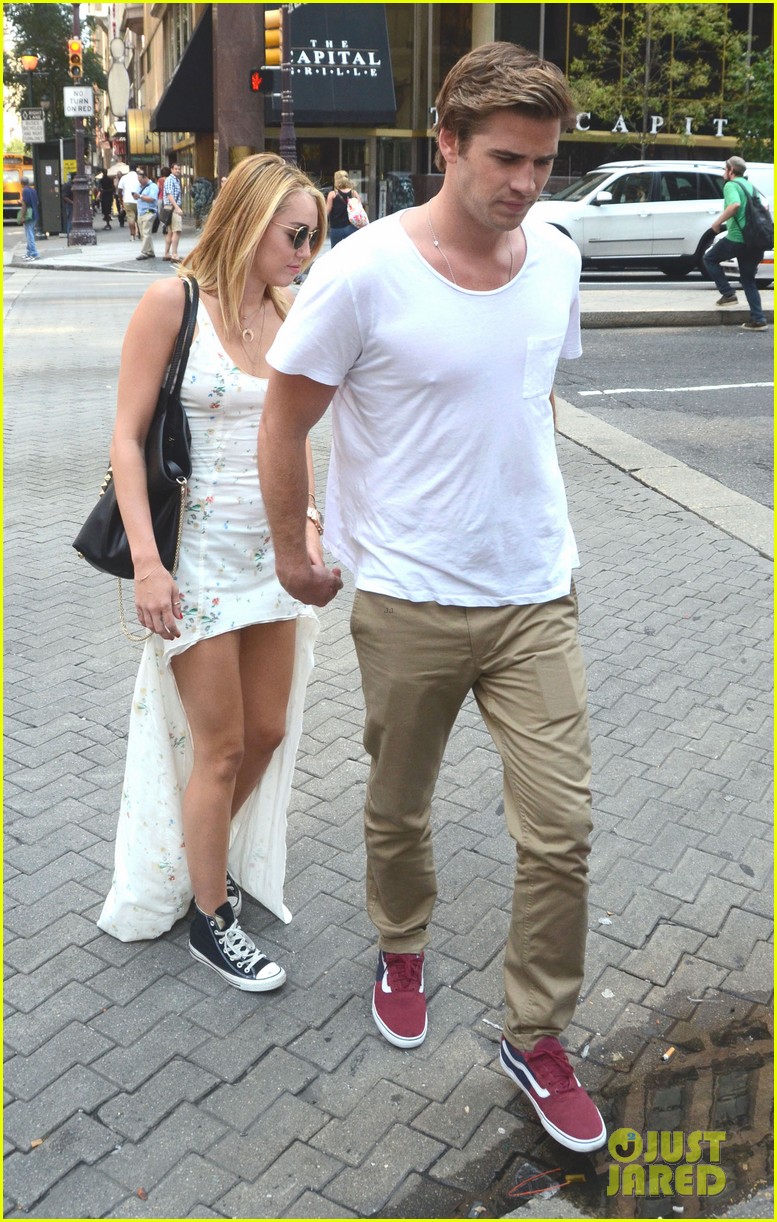 Liam Hemsworth And Miley Cyrus