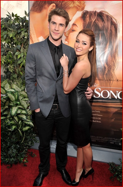 Miley Cyrus And Liam Hemsworth The Last Song