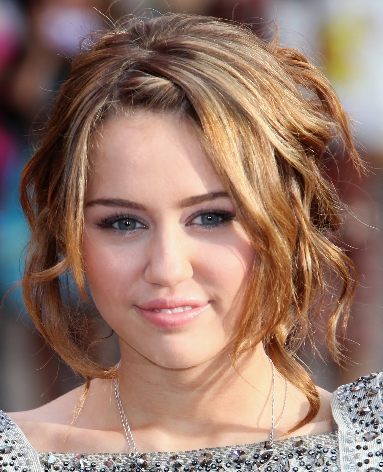 Miley Cyrus Hairstyles Up