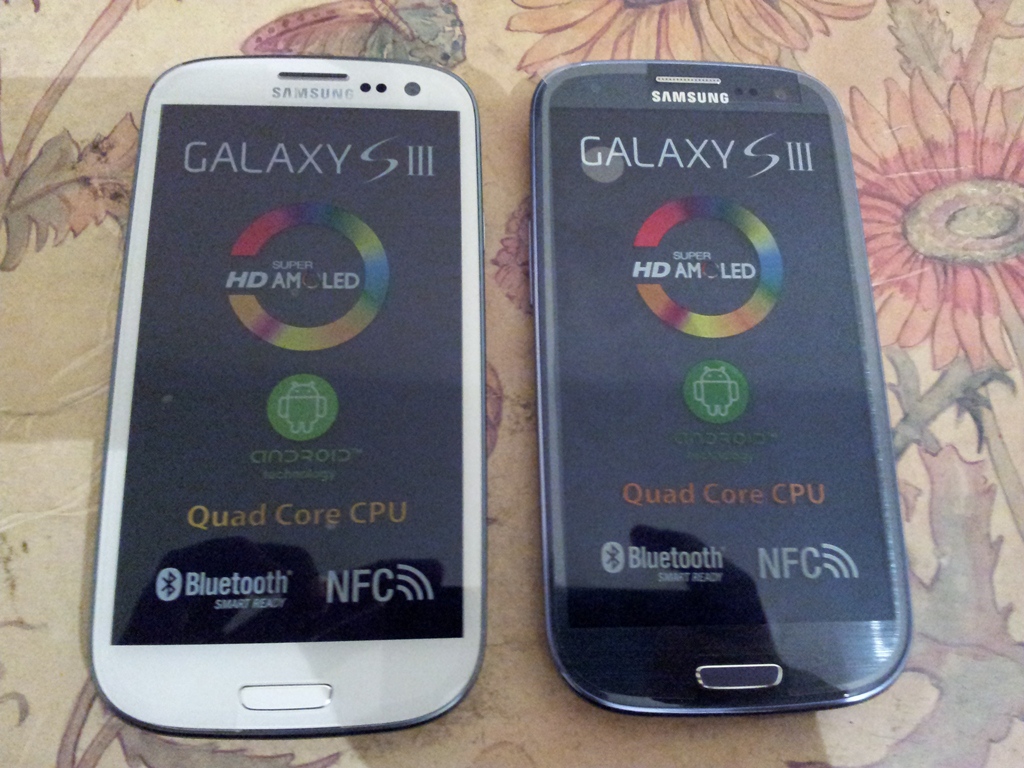Samsung Galaxy S3 Blue Or White Better